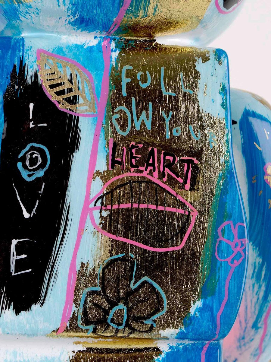 Love Me (Detail2)